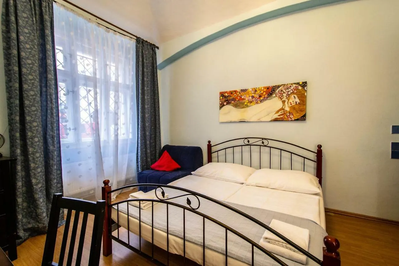Ruterra Apartment Cimburkova Praga