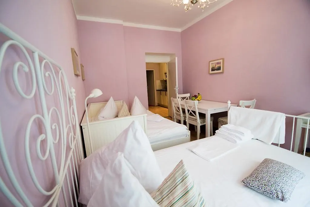 Ruterra Apartment Cimburkova Praag Tsjechië