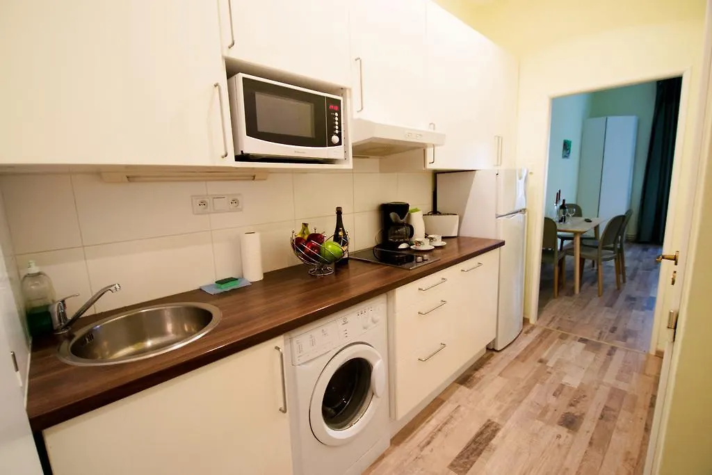 Ruterra Apartment Cimburkova Praag 0*,  Tsjechië