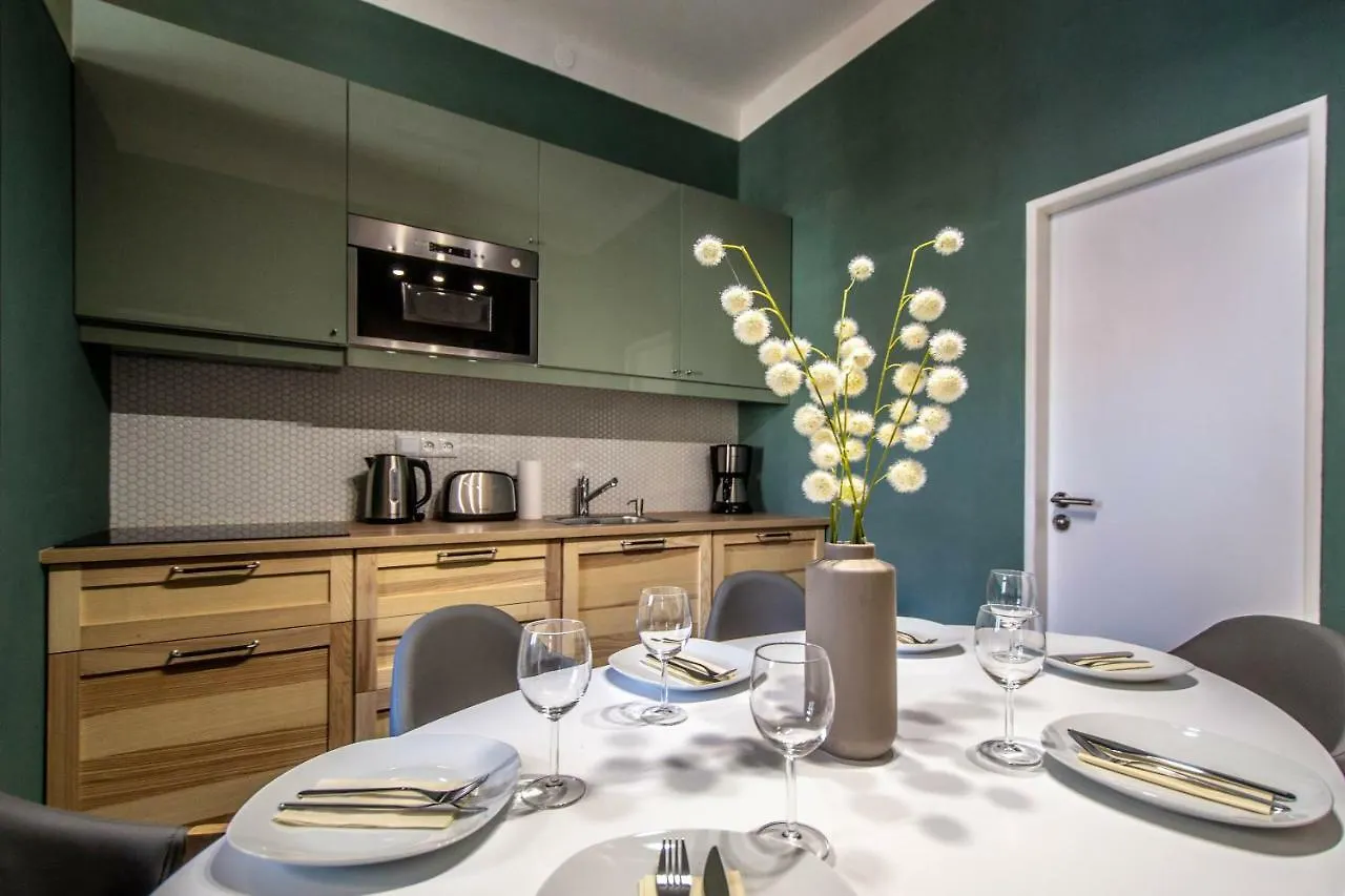Ruterra Apartment Cimburkova Praag 0*,